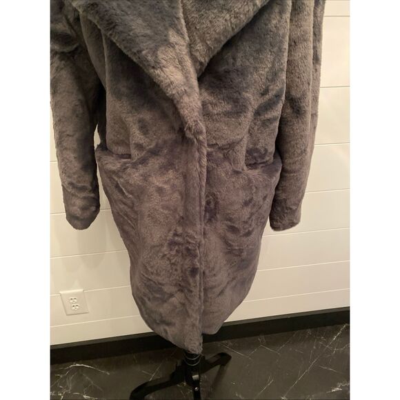 Mark Edwards Studio Faux Fur Coat / Jacket – Gray, Size Women's Medium, NWT - Picture 3 of 13